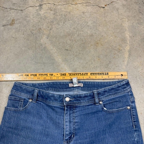 Chicos Slimming Crop Denim Jeans Stretch Fit Mid Rise Womens 2.5 36x21 - Picture 5 of 9